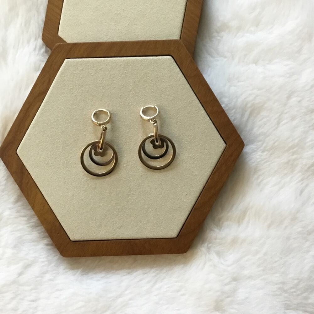 Gold Round Dangling Daisy Flower Earrings - Picture 4 of 5
